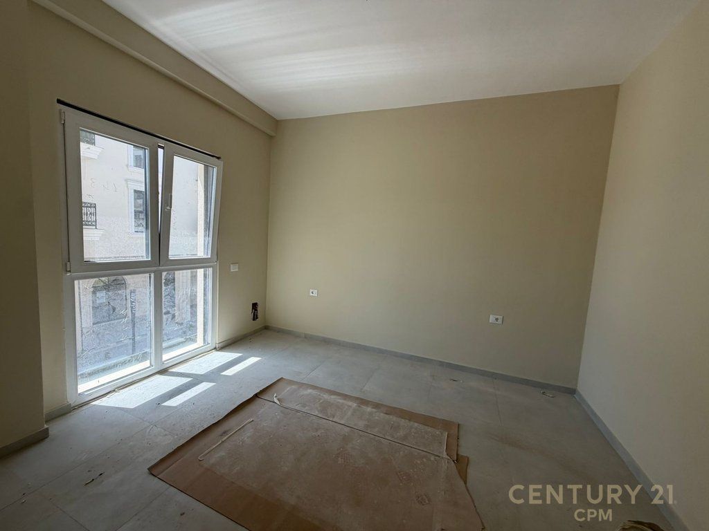 Apartament 1+1 Per Shitje Te Kompleksi (PORTA E RE)
