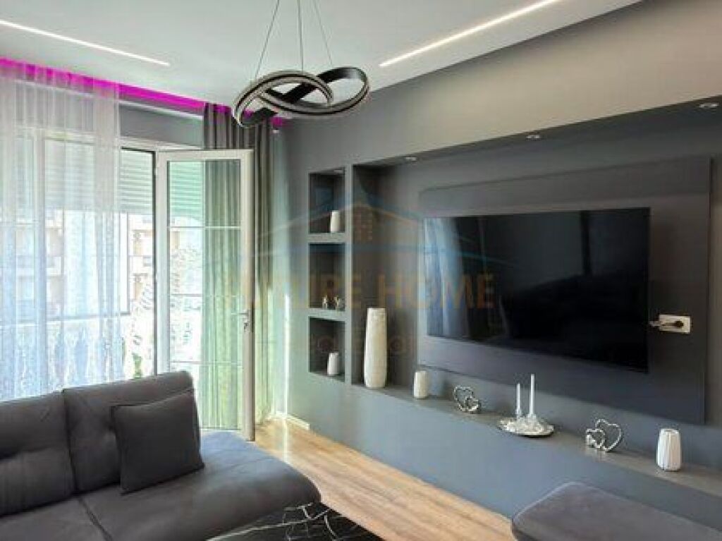 Shitet Apartament 2+1+2 , Kamëz, Tiranë.
