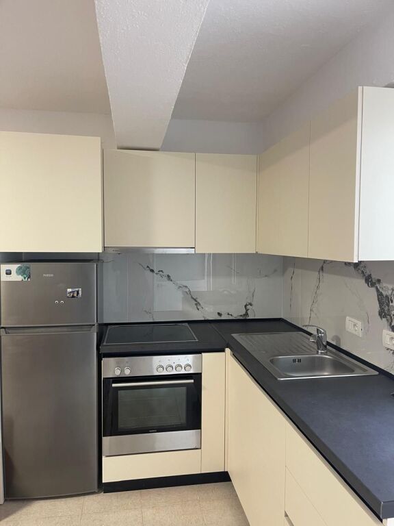 Qera | Shtëpi private 1 + 1 | Ali Demi | 350 €/muaj
