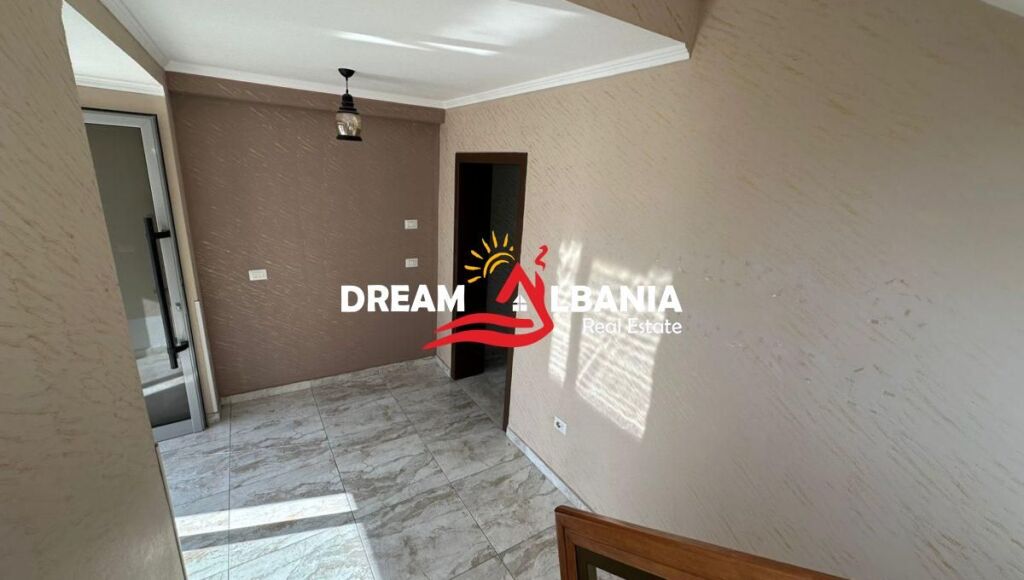 Jepet me qera Vile 3 kateshe tek Vilat Gjermane prane rruges se Elbasanit (ID 4251286)
