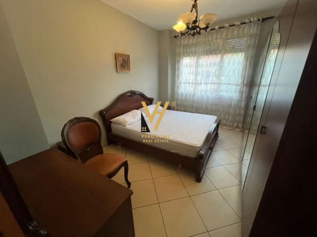 JEPET APARTAMENT 1+1+BLK ME QIRA TE RRUGA FORTUZI 55.000 LEKE