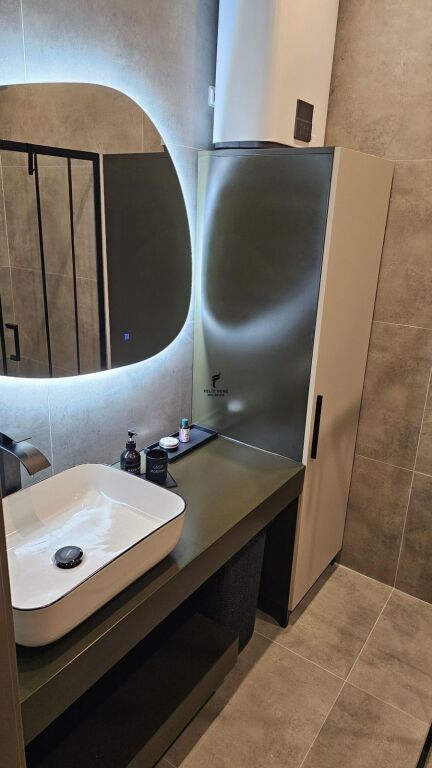 GARSIONERE ME QERA 39 M2 PAZARI I RI 50.000 LEKE FH-79732