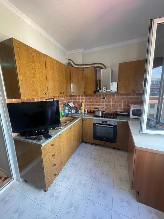 Shitet, Apartament 2+1+2, Irfan Tomini, Tiranë