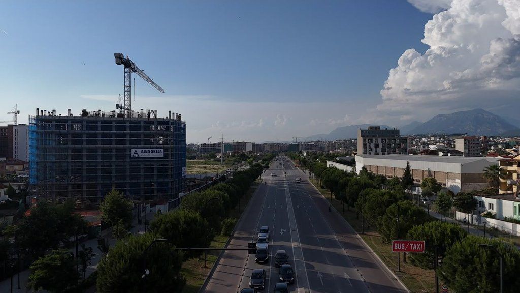 Viale di Tirana, Vendesi Appartamento 1+1
