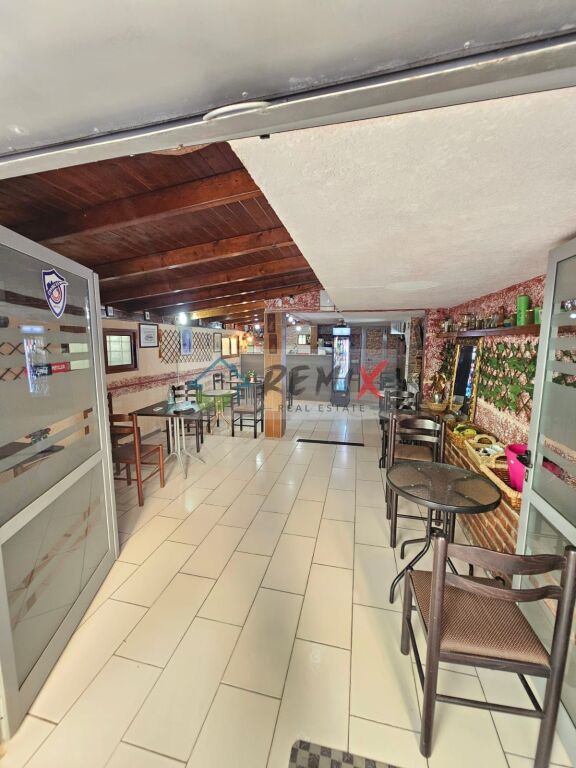 🏢 NJËSI PËR SHITJE – SHKËMBI I KAVAJËS