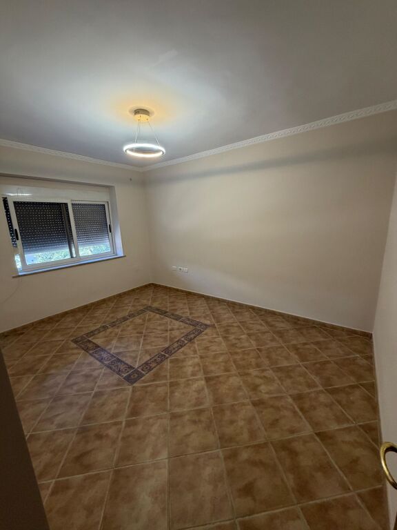 Affitto | Apartament 2 + 1 | Varri i Bamit | 500 €/mese