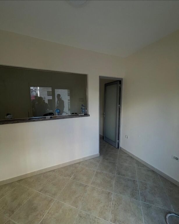 🏢 Locale Commerciale in Affitto nel Centro di Durazzo – Viale Durazzo
