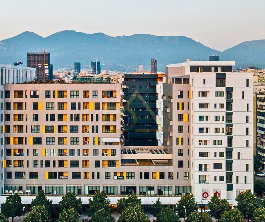 Shitet Apartament 3+1 + 2 Poste Parkimi – Square 21, Tiranë
