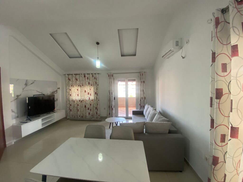 Duplex for rent at Kristal Center !