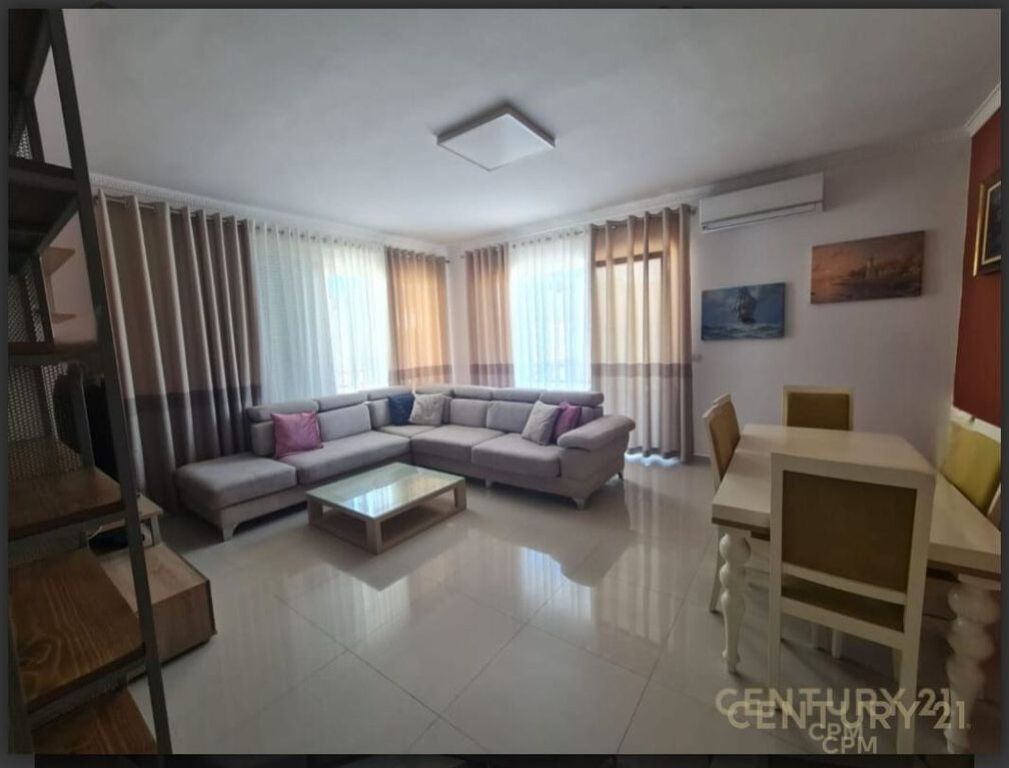 Apartament 2+2+2+Parking për qira tek xhamia, Kopshti Botanik!