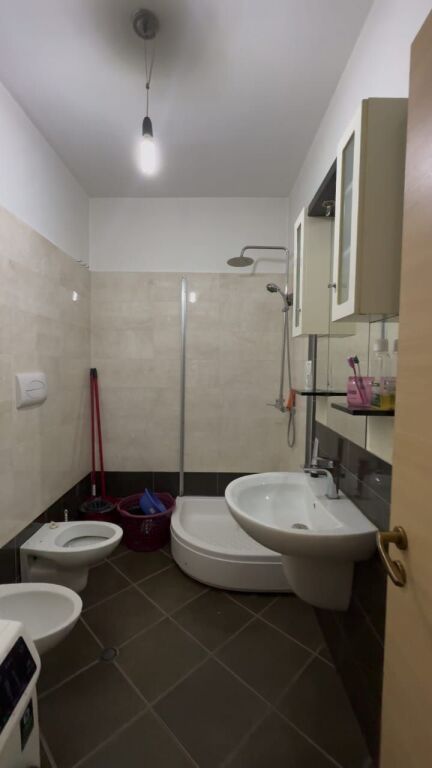 Shitet,Apartament 2+1+2, Kompleksi Tower Bridge,Rruga e Dibres