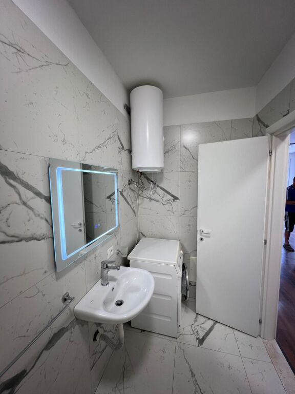 Qera | Apartament 1 + 1 | Shkolla e Bashkuar | 500 €/muaj