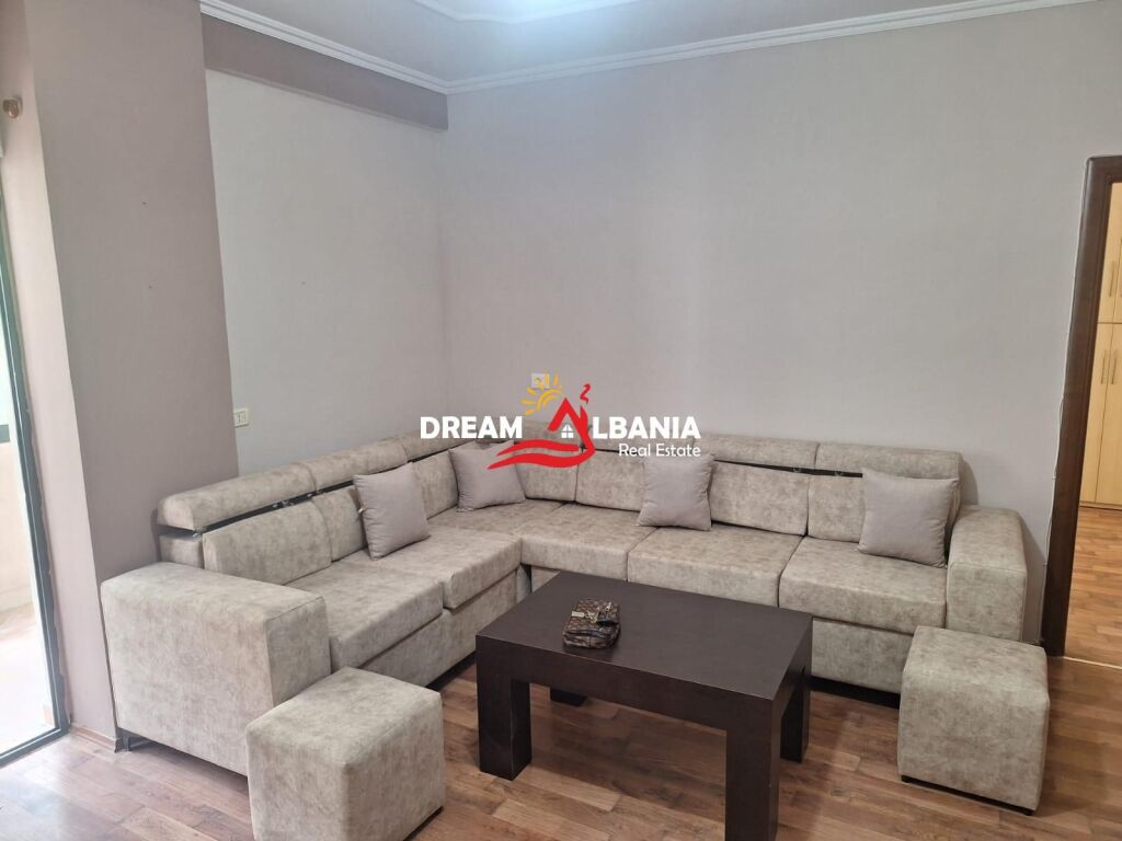 Shitet apartament 2+1+2 ne Don Bosko prane Hotel Ferrari (ID 4121981)