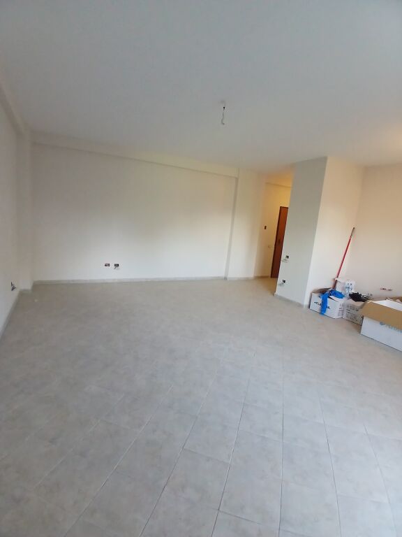 Shitet apartament 2+1+2 pranë Pajtoni Center për vetëm 125 milionë lekë