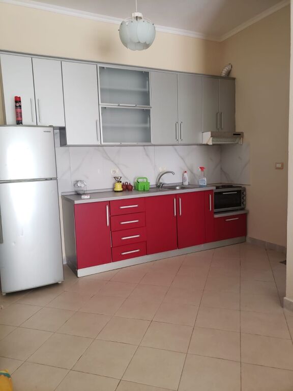 Qera | Apartament 1 + 1 | Golem | 350 €/muaj