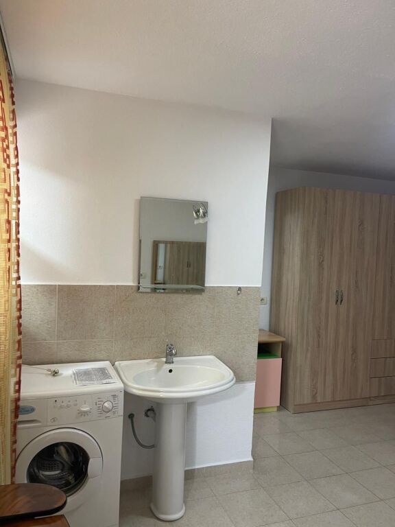 Qera | Shtëpi private 1 + 1 | Ali Demi | 350 €/muaj