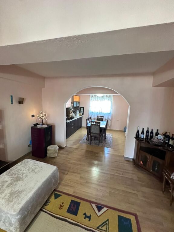 JEPETME QERA APARTAMENT 1+1 PRANE BLUESTAR CENTER, DURRES