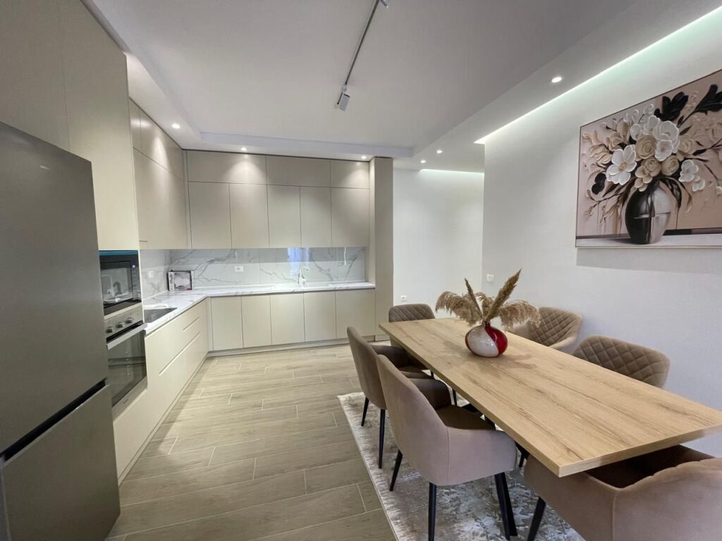 Luxe Apartament 2+1 for rent in Vlore