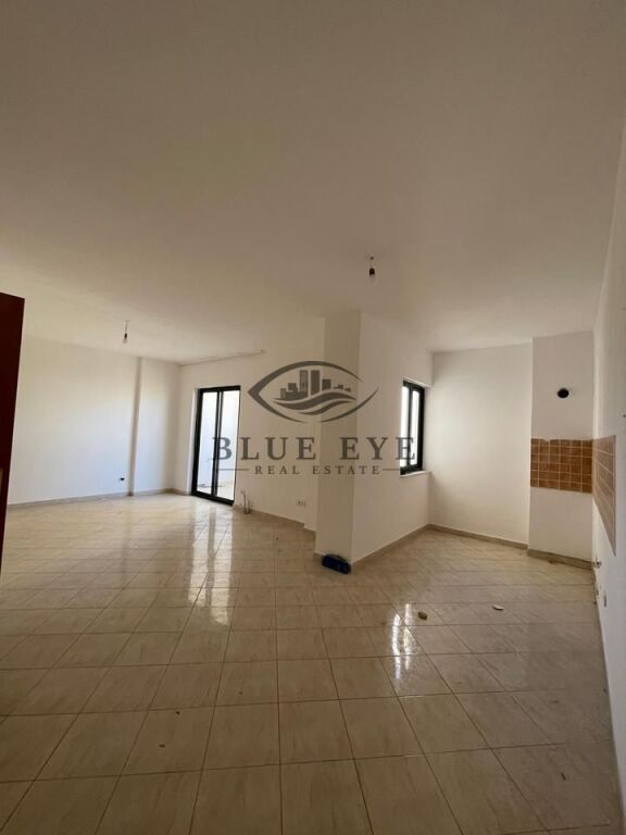 Apartament 2+1+2 për Shitje – Pranë Ish Fabrikës së Bukës, Durrës