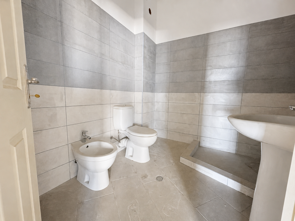 Shitet Apartament 2+1, 129.8 m² në Astir