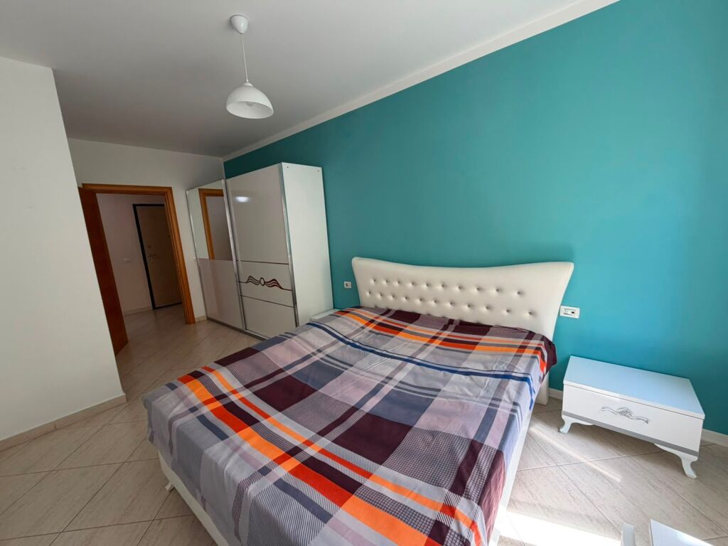 Jepet apartament 2+1 me qera tek liqeni i thate