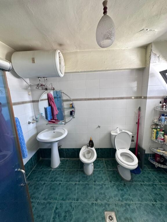 JEPETME QERA APARTAMENT 1+1 PRANE BLUESTAR CENTER, DURRES