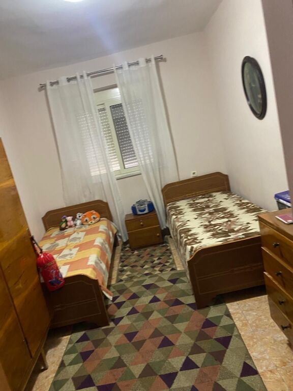 Apartament 2+1 per shitje Kombinat !