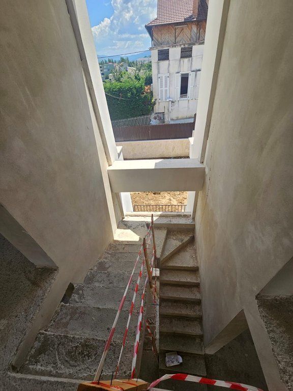 VILË MODERNE PËR SHITJE – MJULL -BATHORE, TIRANË! 780,000 €