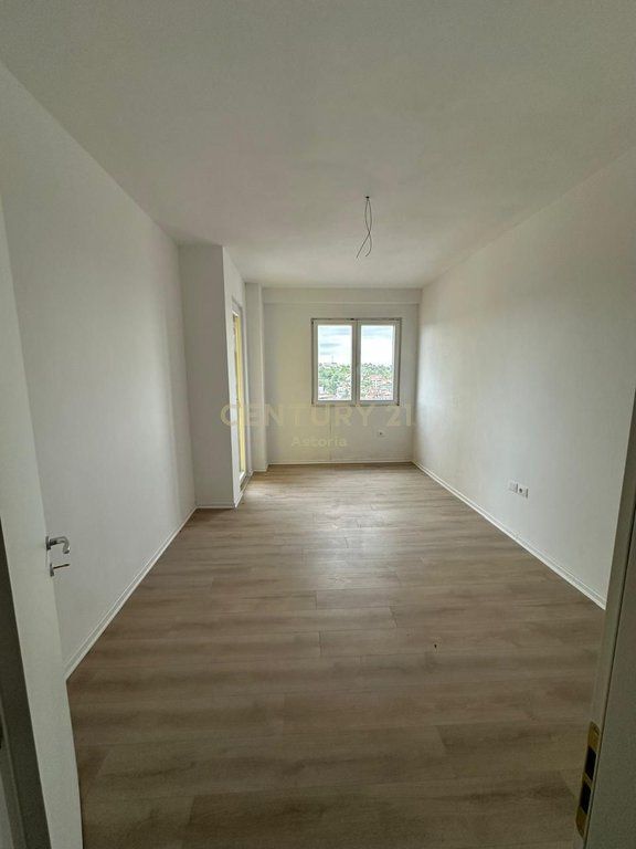 Shitet apartament 3+1+2 në kompleksin Grand Gallery, Yzberish.