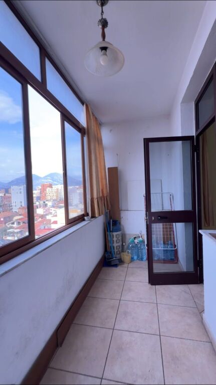 Shitet, Apartament 2+1, Pazari i Ri, Tiranë