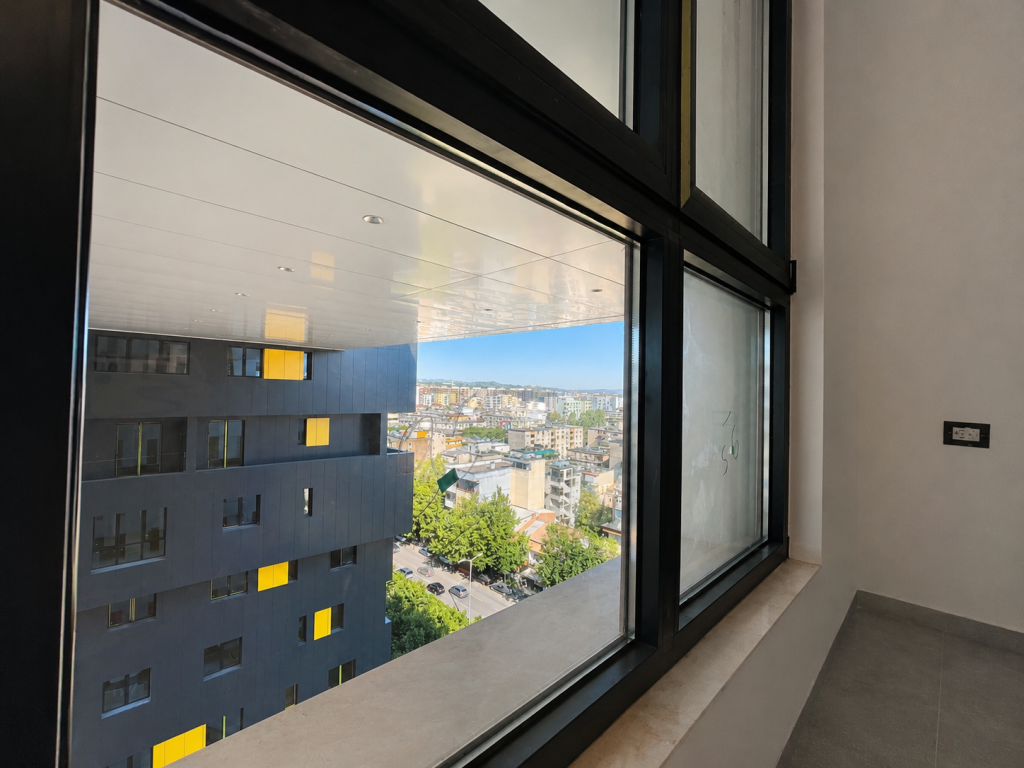 Shitet Apartament 3+1, 140 m² tek Square 21, Tiranë