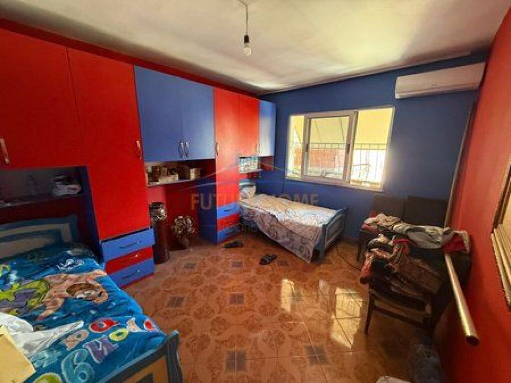 Shitet Apartament 2+1, Laprakë,Tiranë