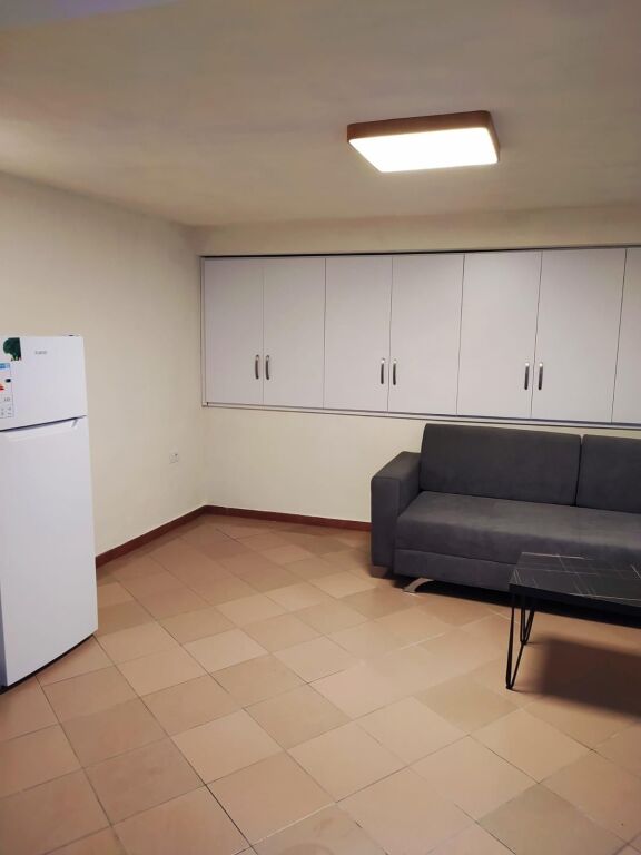 Qera | Garsoniere | Qendra Shëndetësore Qytet Studenti | 250 €/muaj
