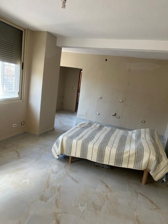 🏡 Apartament 1+1 me Qira – Pranë Muzeumit, Durrës