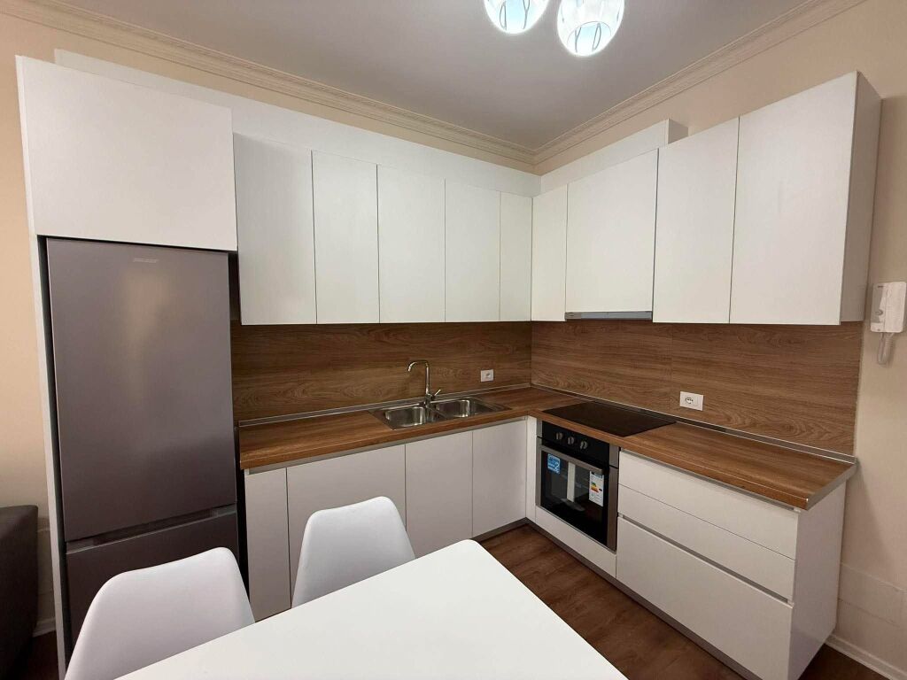 Ullishtes Roundabout Kamez - Donald Trump Boulevard / 350 thousand lek per month