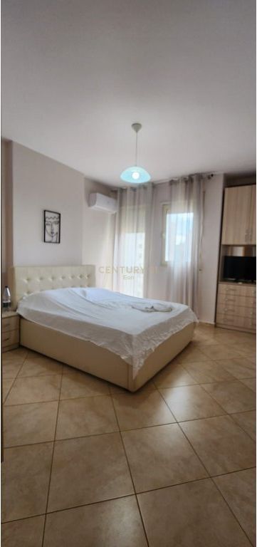 JEPET ME QERA APARTAMENT 3+1+2 PRANE PORTIT !