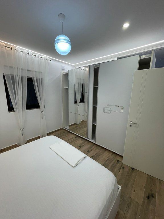 Shitet , Apartament 1+1 , Mine Peza , Tirane
