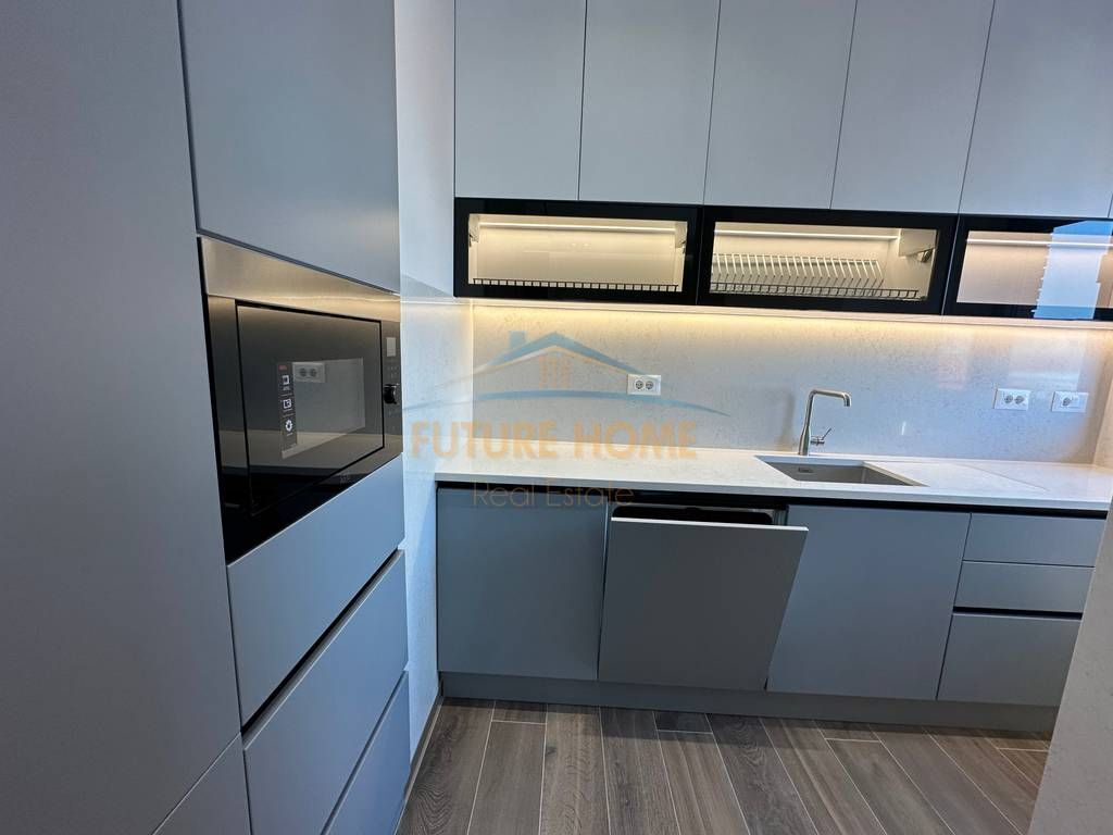 Affitto, Appartamento 2+1 + Veranda + Parcheggio !!