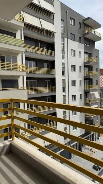 Apartament me qera 1+1 tek E88