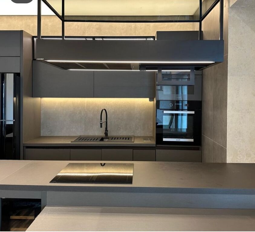 🏡 Shitet Apartament Luksoz 2+1+2 – Ambassador 3, pranë Stadiumit Air Albania
