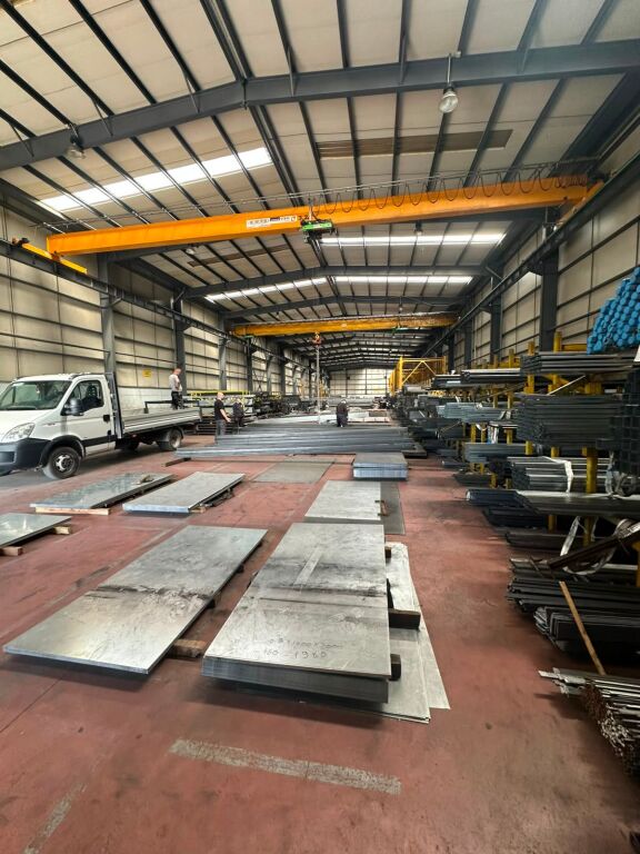 INDUSTRIAL WAREHOUSE FOR SALE – VORË
