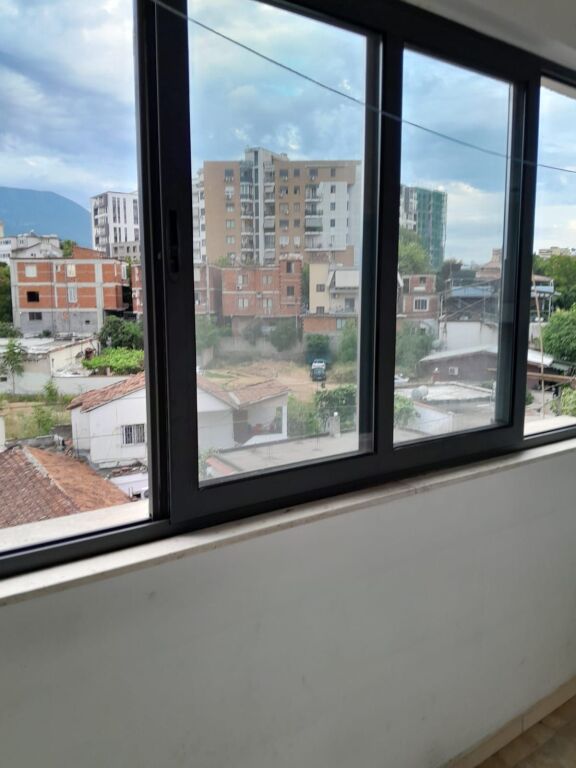 Rent | Apartament 1 + 1 | Rruga Ura | 300 €/month