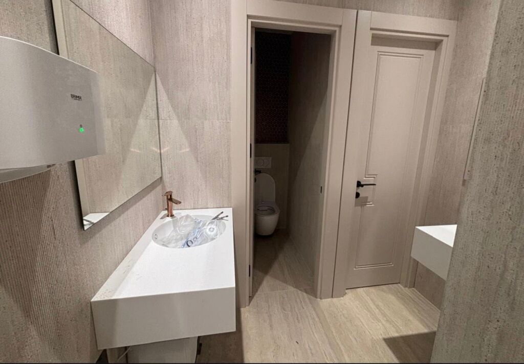 🏢✨ Shitet Zyrë Premium tek Kompleksi Delijorgji ✨🏢