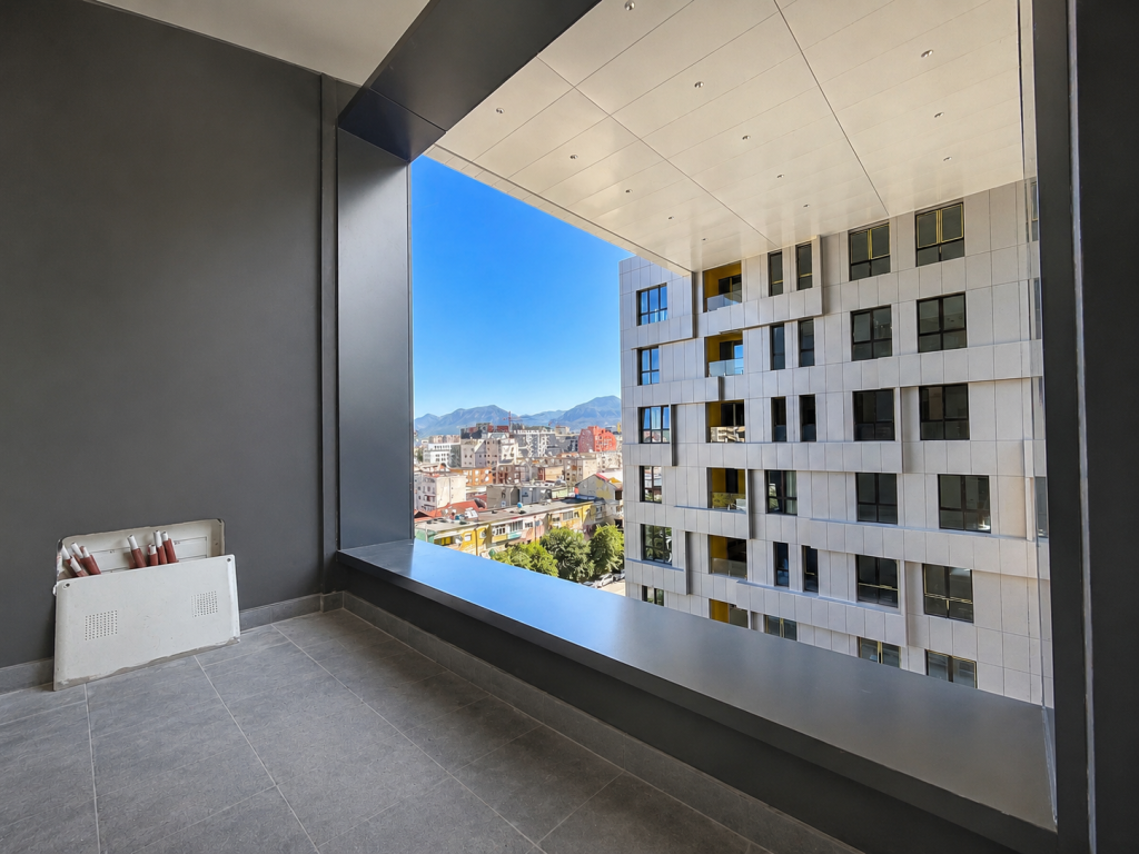 Shitet Apartament 2+1, 102.1 m² në Square 21, Tiranë