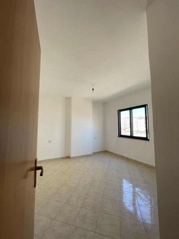 Apartament 2+1+2 për Shitje – Pranë Ish Fabrikës së Bukës, Durrës