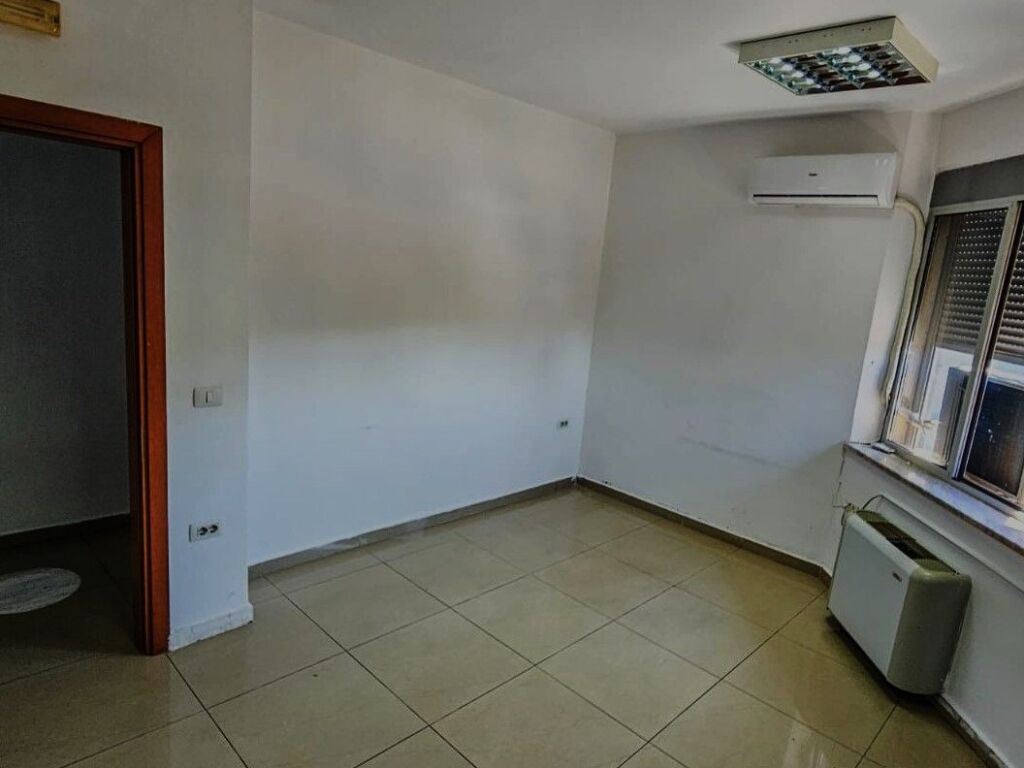  Commercial Space for Rent – 300 m² | Rruga e Dibrës, near the Selvisë area