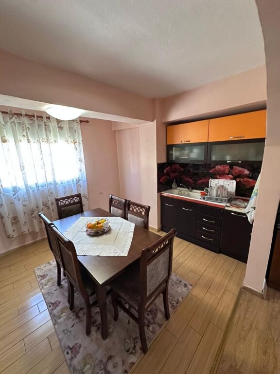 JEPETME QERA APARTAMENT 1+1 PRANE BLUESTAR CENTER, DURRES