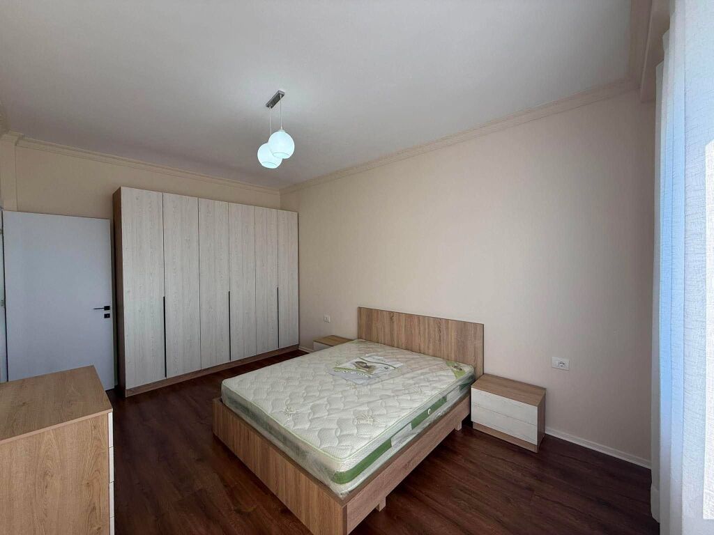 Ullishtes Roundabout Kamez - Donald Trump Boulevard / 350 thousand lek per month