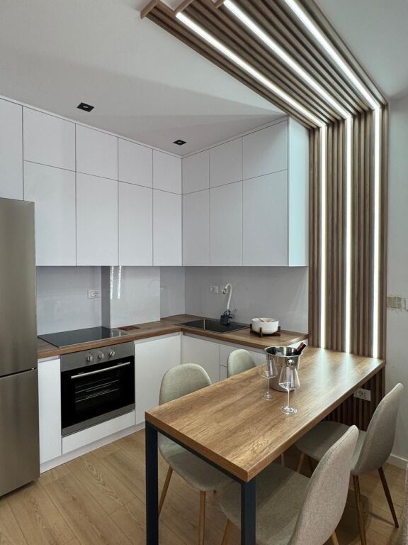 Shitet apartament ne qerret ne vije te pare