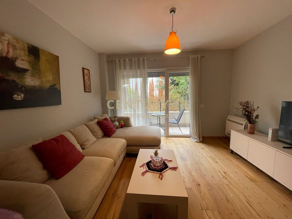 Jepet me qira Apartament Elegant 1+1 me Parkim vetëm 2 Minuta nga TEG